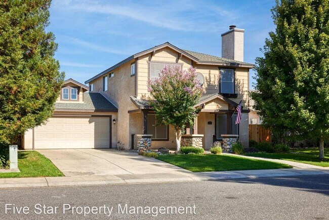 Building Photo - 3 br, 2.5 bath House - 4104 Rose Parade