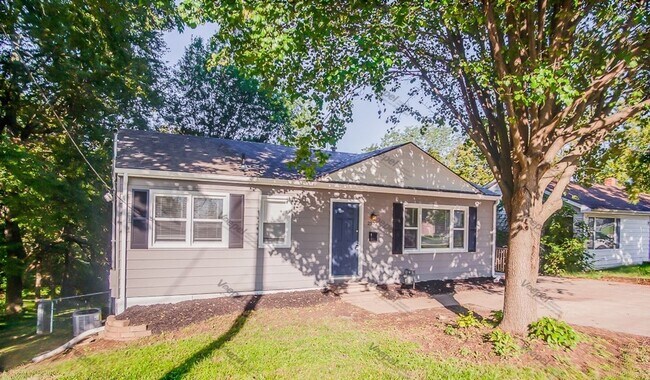 Foto del edificio - Gorgeous 3 Bedroom/1 Bath Independence Hom...