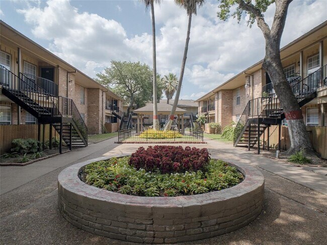 Foto del edificio - 5704 Edgemoor Dr