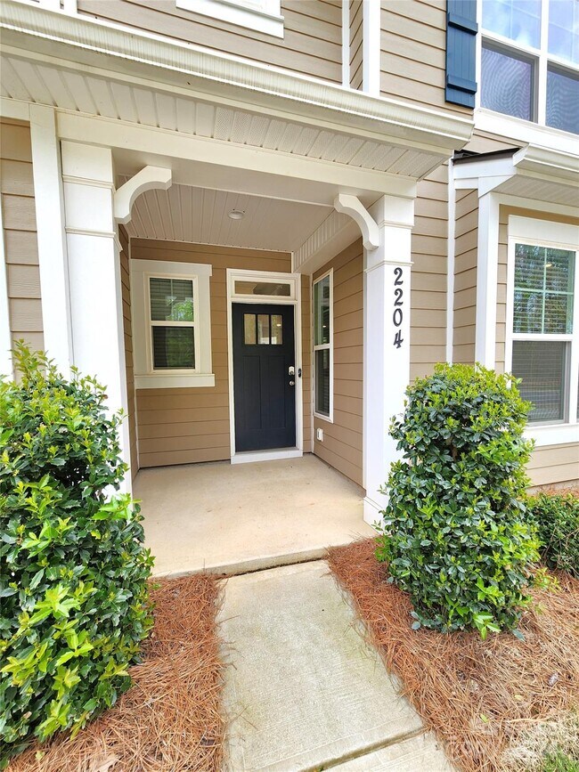 Building Photo - 2204 Blewett Dr