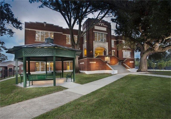 Foto del edificio - 1805 Cherry St