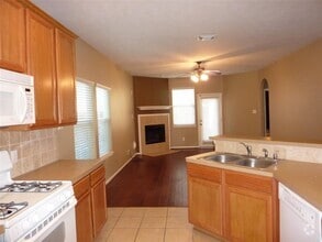 Building Photo - 14543 Bergenia Dr