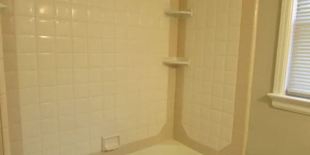 Building Photo - 547 S 11th Ave