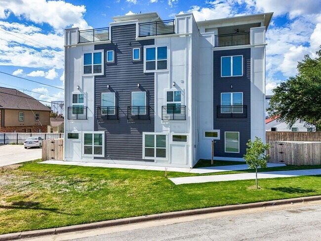 Photo - 2400 Benbrook Dr-104 2400 Benbrook 104-2028 Apartment