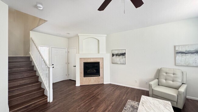 Building Photo - Beautiful home with POOL and spa located n...