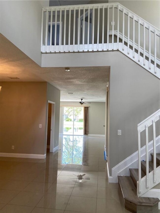 Building Photo - 4838 NW 58th Pl