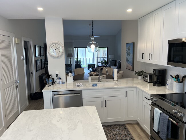 Building Photo - 569 Serendipity Dr