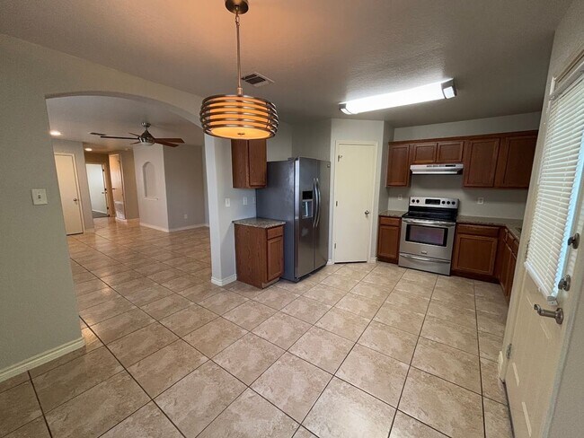 Building Photo - Charming 3-Bedroom Home Near Lackland AFB!