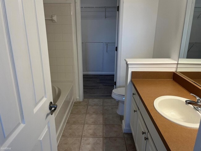 Foto del edificio - 2 br, 2 bath Condo - 2032 Alta Meadows Ln ...