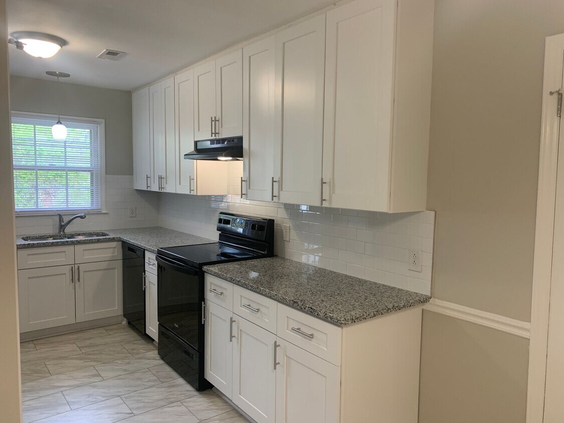 Primary Photo - 3825 Rosehaven Dr