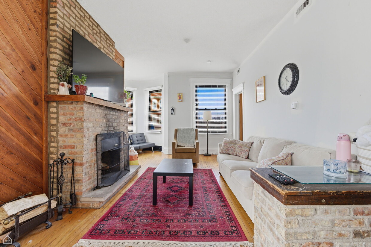 Photo - 3811 N Southport Ave (Chicago, IL)