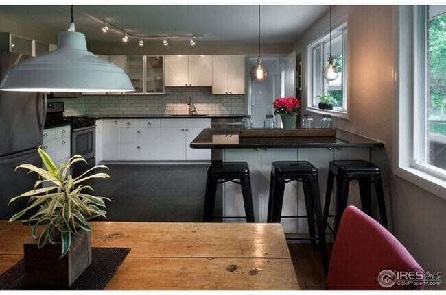 Foto del edificio - Beautiful 3 Bed 2 Bath Central Boulder Hom...