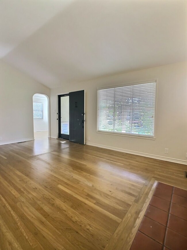 Building Photo - Charming Willow Glen Home- 2 bed / 2 bath