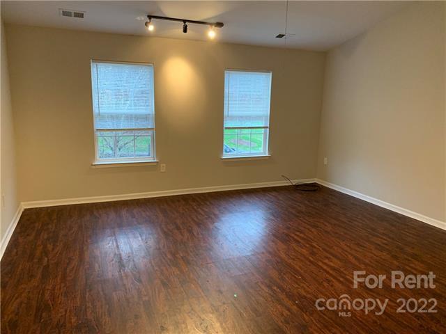 Foto del edificio - 2349 Gooseberry Rd