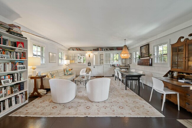Foto del edificio - 163 N Lakeshore Dr