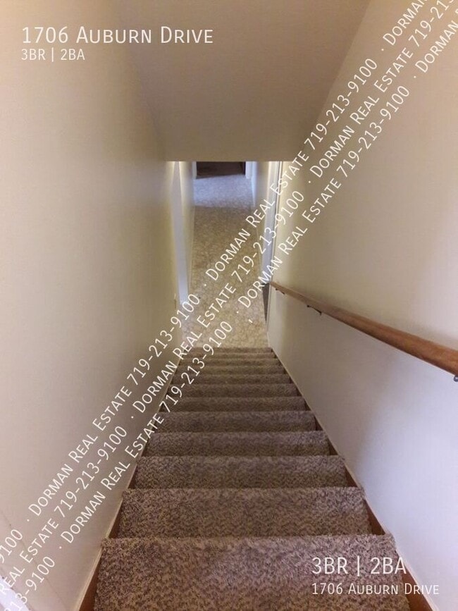 Building Photo - 1706 Auburn Dr