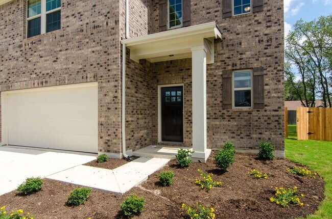 Building Photo - Gorgeous New 4 Bed /3 Bath Home in Gatlin ...