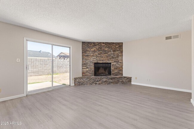 Foto del edificio - 7342 W Minnezona Ave