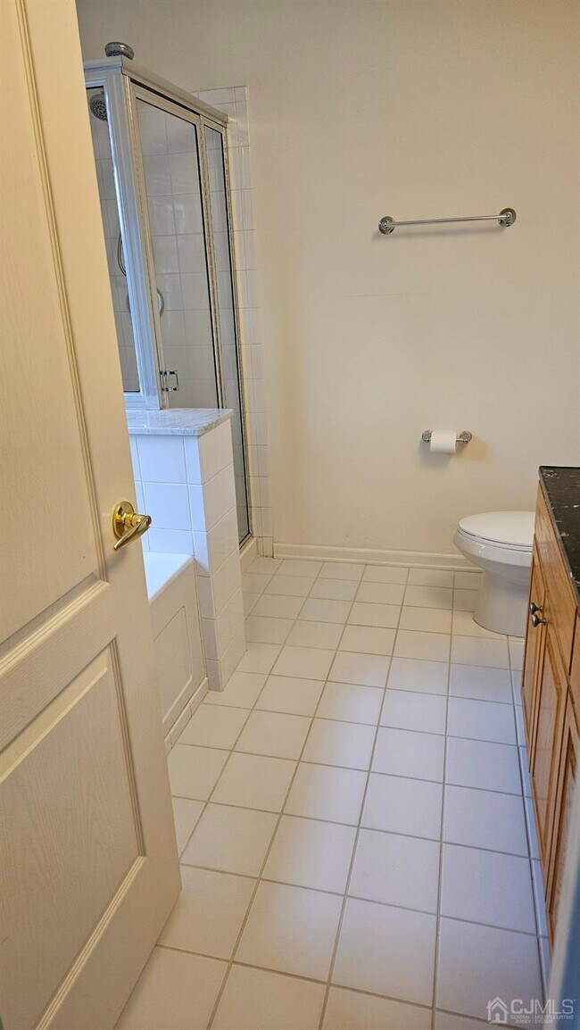 Building Photo - 208 Alder Ct
