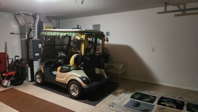 Foto del edificio - 916 Eastmont Ct