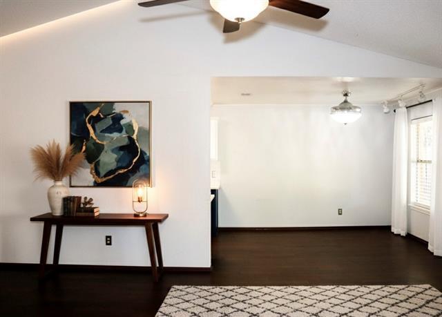 Foto del edificio - 6205 Maple Springs Dr