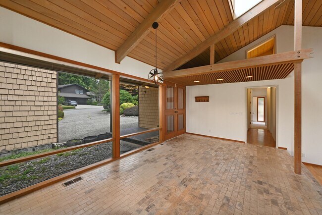 Foto del edificio - 3 Bed / 3 Bath Home in Tam O'Shanter!