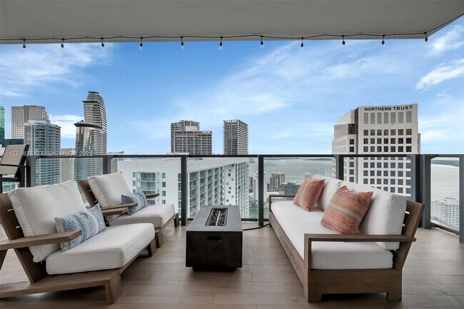 Foto del edificio - 68 SE 6th St
