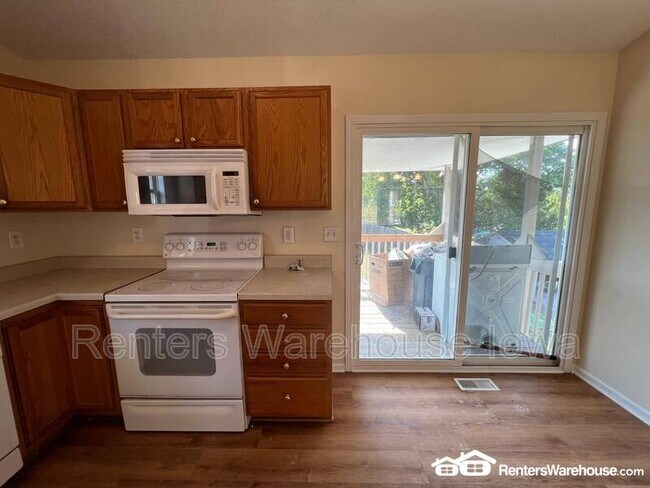 Foto del edificio - 2700 SE 8th St