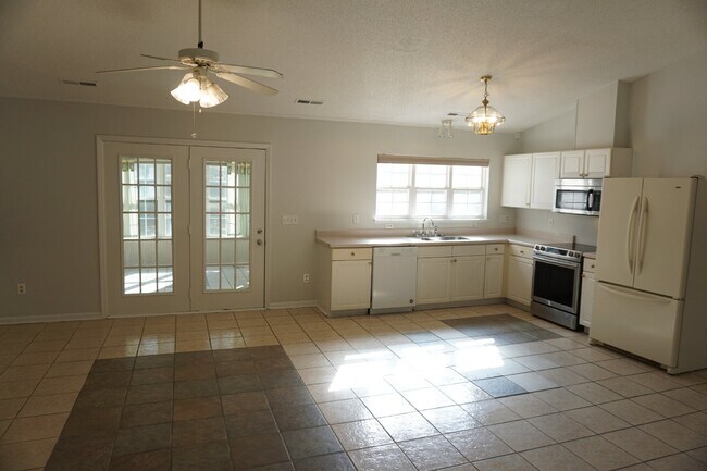 Foto del edificio - 3BR/2BA - Quiet Hidden Forest Neighborhood...
