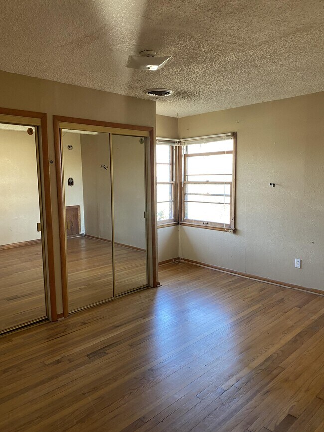 Foto del edificio - 4345 SE 16th St