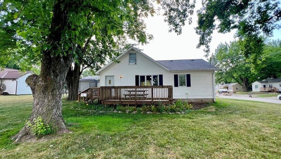 3850 E 8th St, Des Moines, IA 50316 House Rental in Des Moines, IA