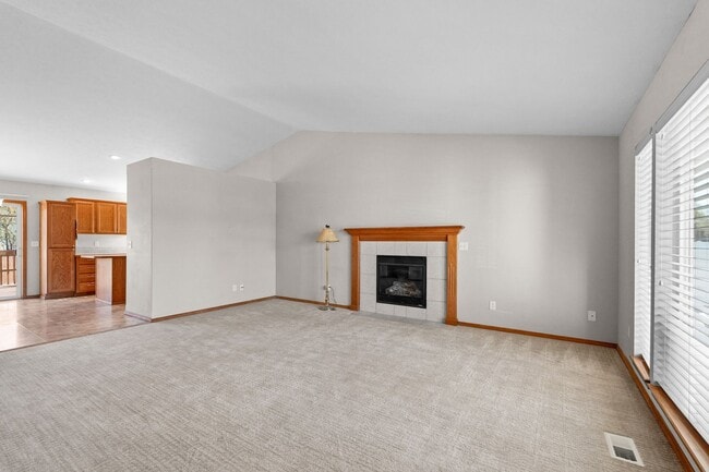 Building Photo - Colbert WA Rancher with Full basement for RENT!