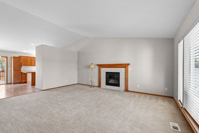 Foto del edificio - Colbert WA Rancher with Full basement for RENT!