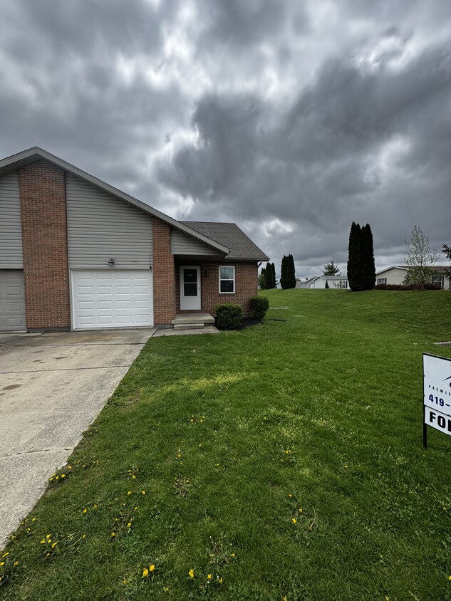 Foto principal - 777 Country Side Ln
