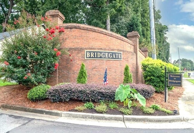 Building Photo - 972 Bridgegate Dr NE