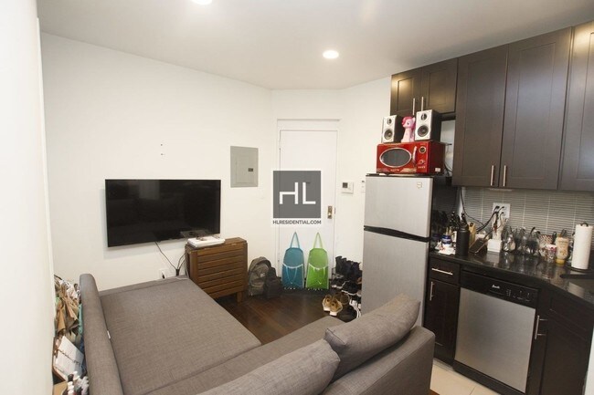 Building Photo - 2 Bedroom - Greenwich Village