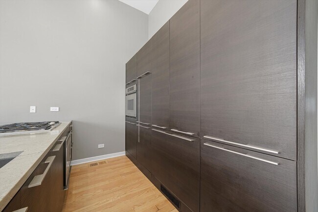 Foto del edificio - 1541 N Bosworth Ave