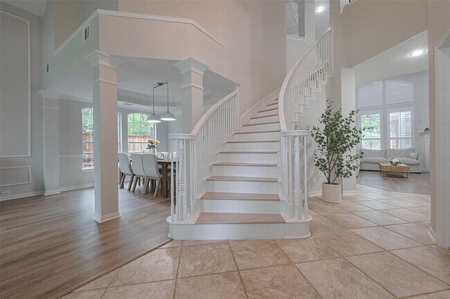 Foto del edificio - 66 Marquise Oaks Pl