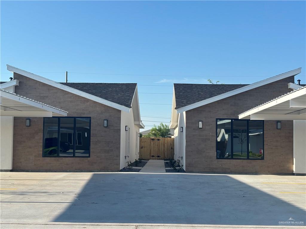 Foto principal - 2204 E San Andrea St