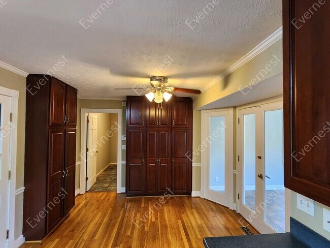 Building Photo - 786 Oxford Ct SW