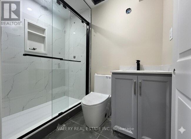 Building Photo - 116 Blackburn Dr