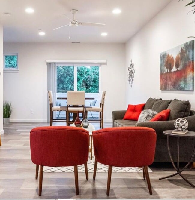 Building Photo - 911 N 17th Ave