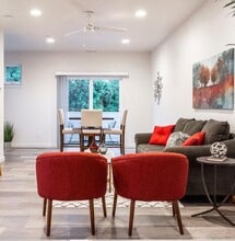 Building Photo - 911 N 17th Ave