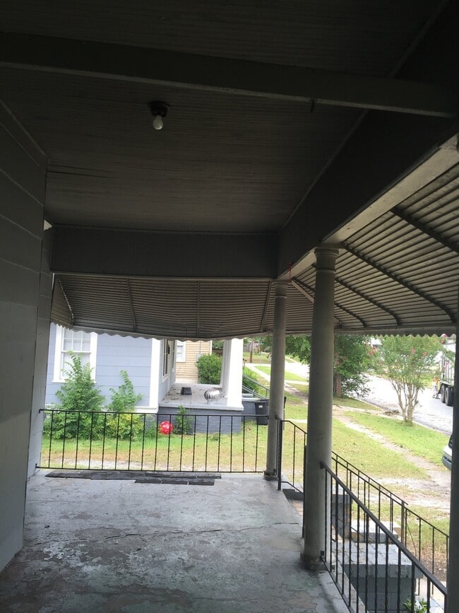 Building Photo - 1407 Rhodes St