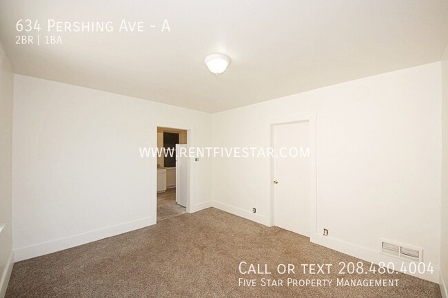 Building Photo - 634 Pershing Ave