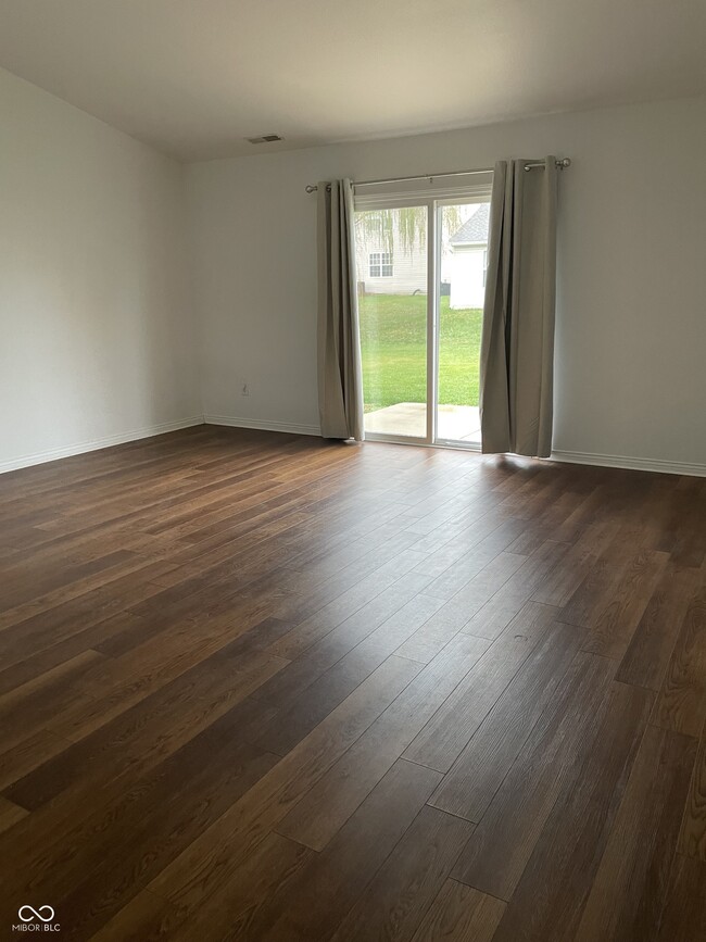 Building Photo - 1195 Count Turf Ct