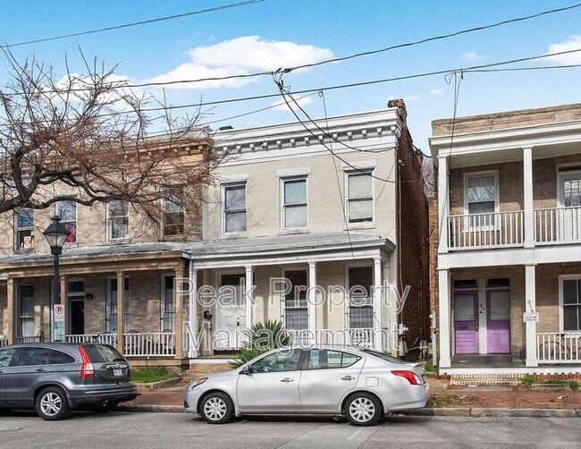 Building Photo - 516 W Clay St