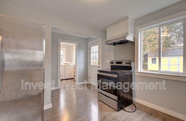 Foto del edificio - 2306 E 27th St