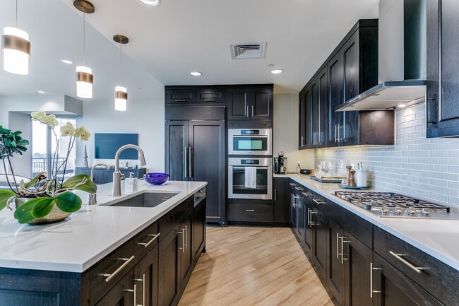 Kitchen - 4242 Broadway