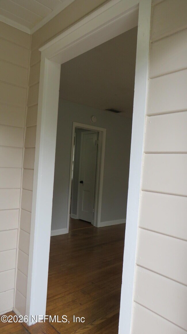 Foto del edificio - 4811 Sefa Cir N